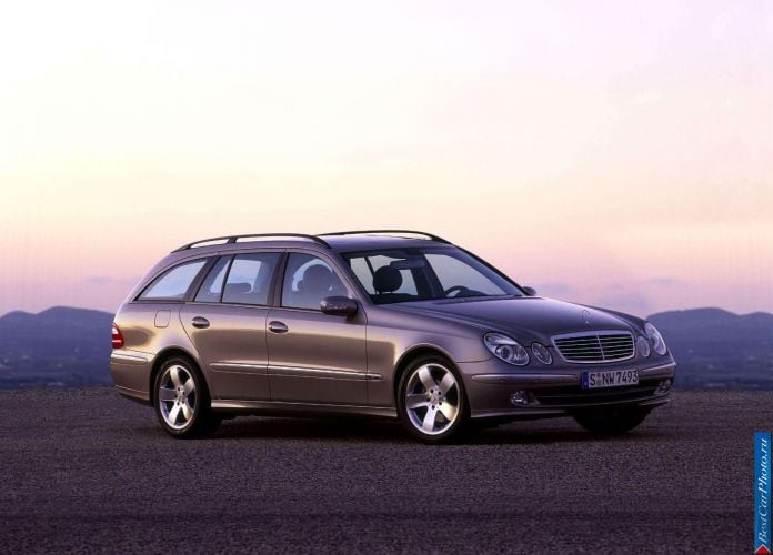 2003 Mercedes-Benz E320 Estate Avantgarde - фотография 1 из 94