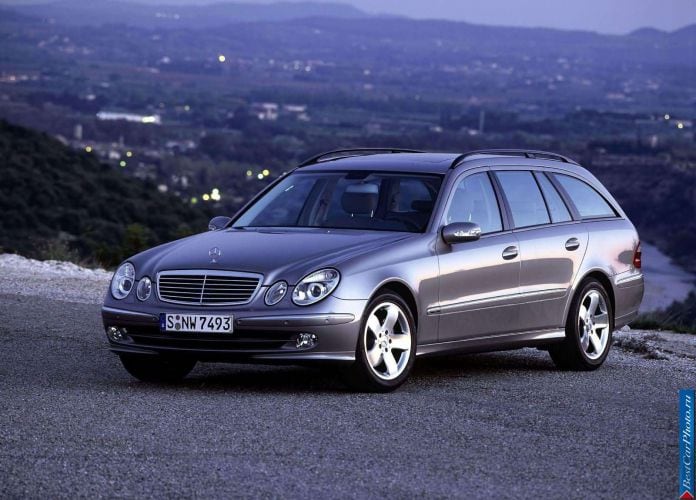 2003 Mercedes-Benz E320 Estate Avantgarde - фотография 2 из 94