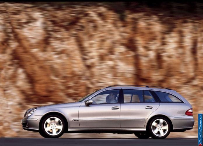 2003 Mercedes-Benz E320 Estate Avantgarde - фотография 18 из 94 2003 Mercedes-Benz E320 Estate Avantgarde - фотография 18 из 94