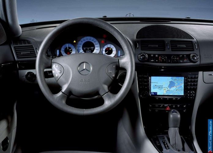 2003 Mercedes-Benz E320 Estate Avantgarde - фотография 40 из 94 2003 Mercedes-Benz E320 Estate Avantgarde - фотография 40 из 94