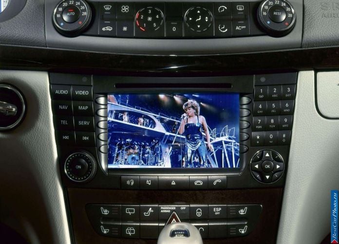 2003 Mercedes-Benz E320 Estate Avantgarde - фотография 45 из 94 2003 Mercedes-Benz E320 Estate Avantgarde - фотография 45 из 94