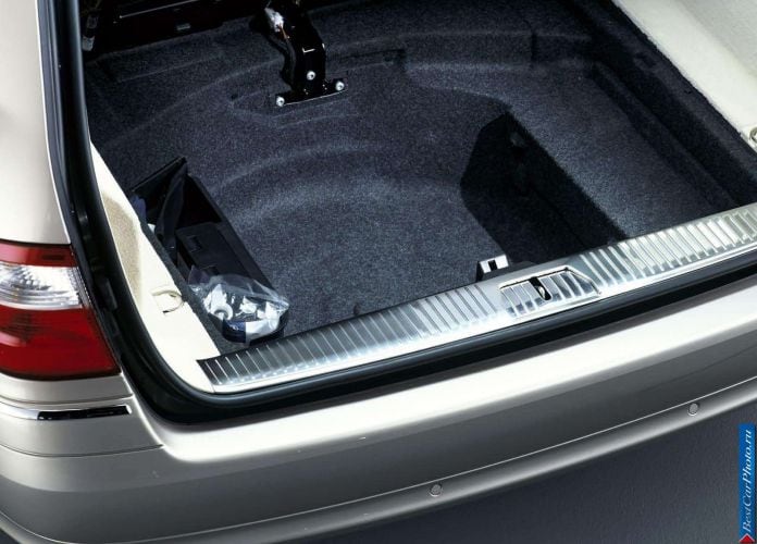 2003 Mercedes-Benz E320 Estate Avantgarde - фотография 58 из 94 2003 Mercedes-Benz E320 Estate Avantgarde - фотография 58 из 94