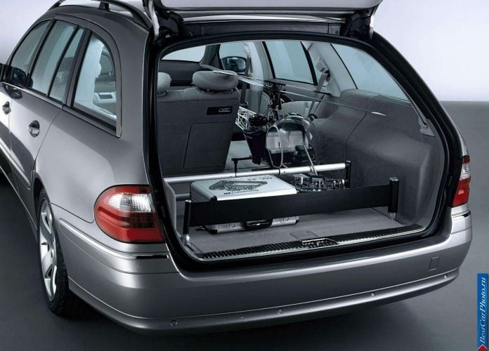 2003 Mercedes-Benz E320 Estate Avantgarde - фотография 74 из 94 2003 Mercedes-Benz E320 Estate Avantgarde - фотография 74 из 94