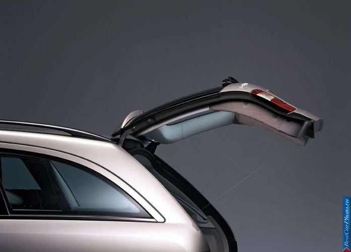 2003 Mercedes-Benz E320 Estate Avantgarde - фотография 76 из 94 2003 Mercedes-Benz E320 Estate Avantgarde - фотография 76 из 94