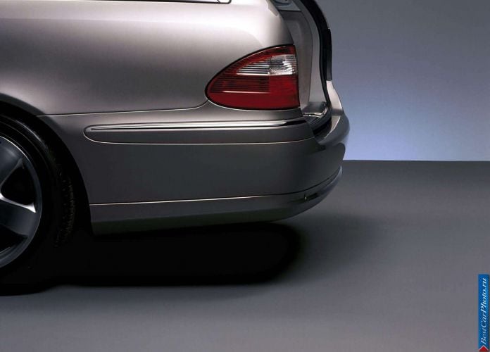 2003 Mercedes-Benz E320 Estate Avantgarde - фотография 78 из 94 2003 Mercedes-Benz E320 Estate Avantgarde - фотография 78 из 94