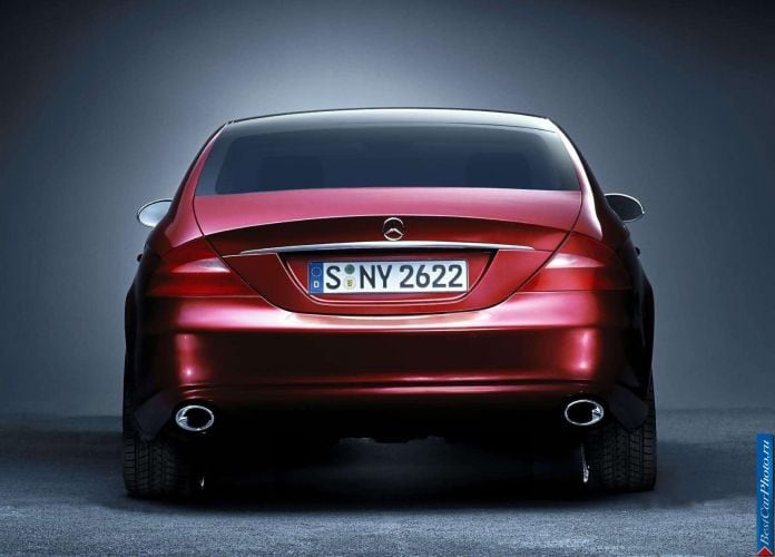 2003 Mercedes-Benz Vision CLS Concept - фотография 10 из 21
