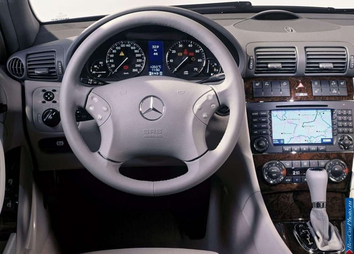2004 Mercedes-Benz C200 CGi Estate Elegance - фотография 34 из 47