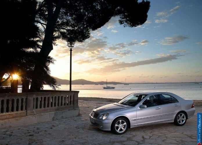 2004 Mercedes-Benz C220 CDi Avantgarde - фотография 2 из 58