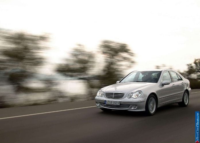 2004 Mercedes-Benz C220 CDi Avantgarde - фотография 10 из 58 2004 Mercedes-Benz C220 CDi Avantgarde - фотография 10 из 58