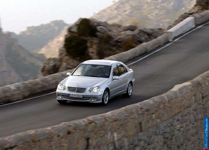 2004 Mercedes-Benz C220 CDi Avantgarde - фотография 13 из 58