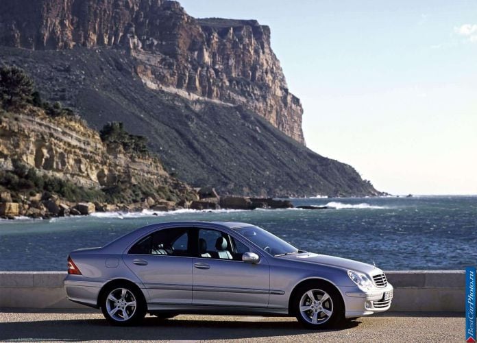 2004 Mercedes-Benz C220 CDi Avantgarde - фотография 14 из 58 2004 Mercedes-Benz C220 CDi Avantgarde - фотография 14 из 58
