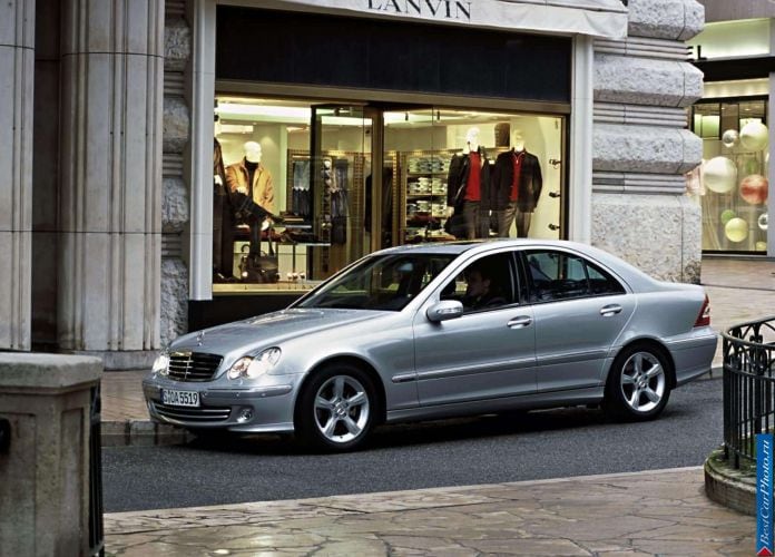 2004 Mercedes-Benz C220 CDi Avantgarde - фотография 15 из 58