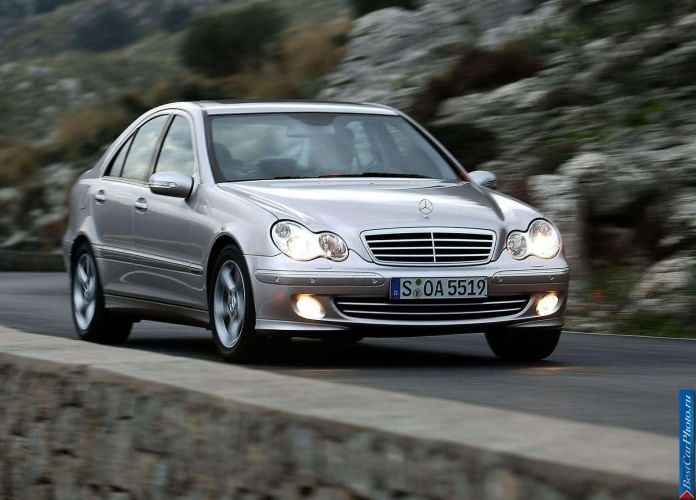 2004 Mercedes-Benz C220 CDi Avantgarde - фотография 17 из 58 2004 Mercedes-Benz C220 CDi Avantgarde - фотография 17 из 58