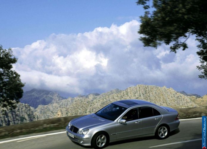 2004 Mercedes-Benz C220 CDi Avantgarde - фотография 19 из 58 2004 Mercedes-Benz C220 CDi Avantgarde - фотография 19 из 58