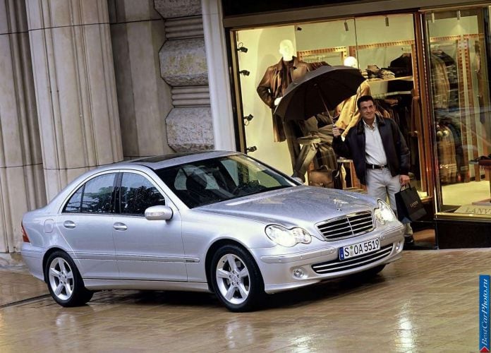 2004 Mercedes-Benz C220 CDi Avantgarde - фотография 21 из 58 2004 Mercedes-Benz C220 CDi Avantgarde - фотография 21 из 58