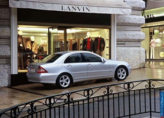 2004 Mercedes-Benz C220 CDi Avantgarde - фотография 22 из 58