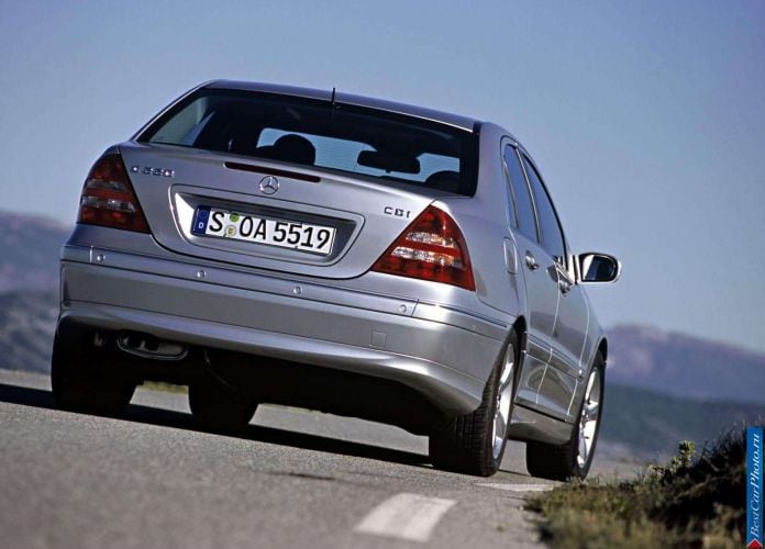 2004 Mercedes-Benz C220 CDi Avantgarde - фотография 25 из 58 2004 Mercedes-Benz C220 CDi Avantgarde - фотография 25 из 58