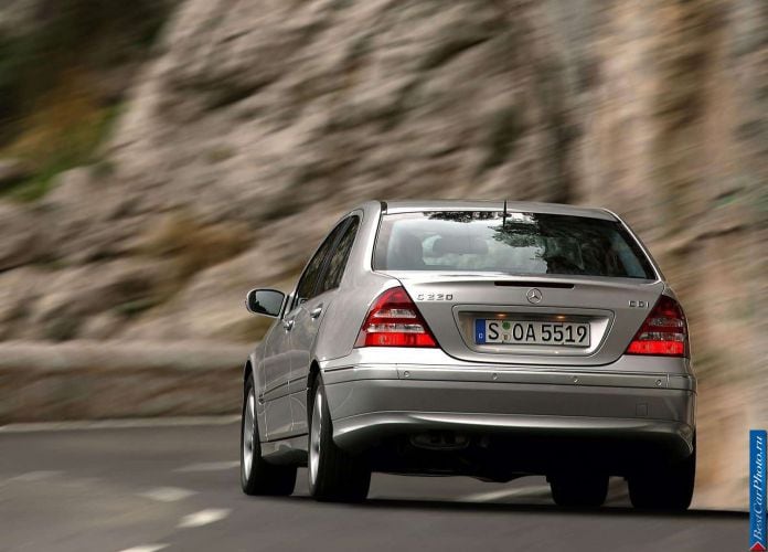 2004 Mercedes-Benz C220 CDi Avantgarde - фотография 26 из 58 2004 Mercedes-Benz C220 CDi Avantgarde - фотография 26 из 58