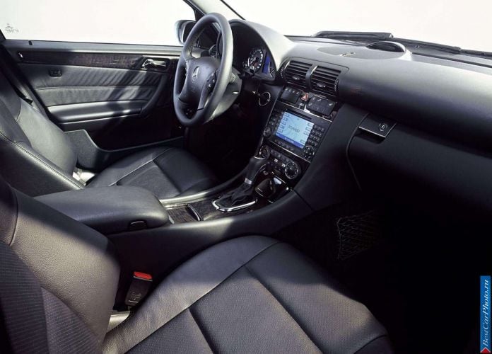 2004 Mercedes-Benz C220 CDi Avantgarde - фотография 27 из 58