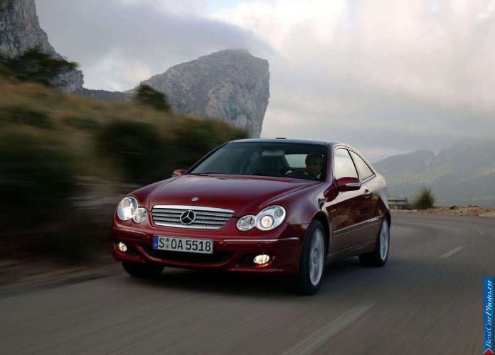 2004 Mercedes-Benz C320 Sport Coupe - фотография 1 из 35