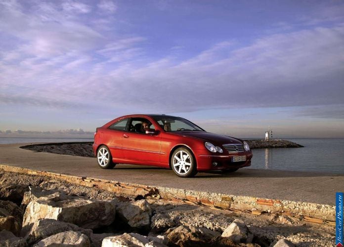 2004 Mercedes-Benz C320 Sport Coupe - фотография 3 из 35