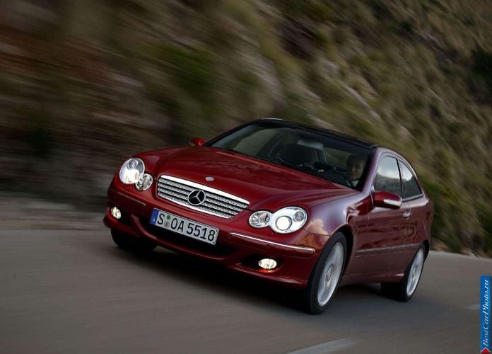 2004 Mercedes-Benz C320 Sport Coupe - фотография 6 из 35