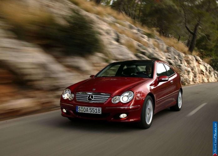 2004 Mercedes-Benz C320 Sport Coupe - фотография 7 из 35