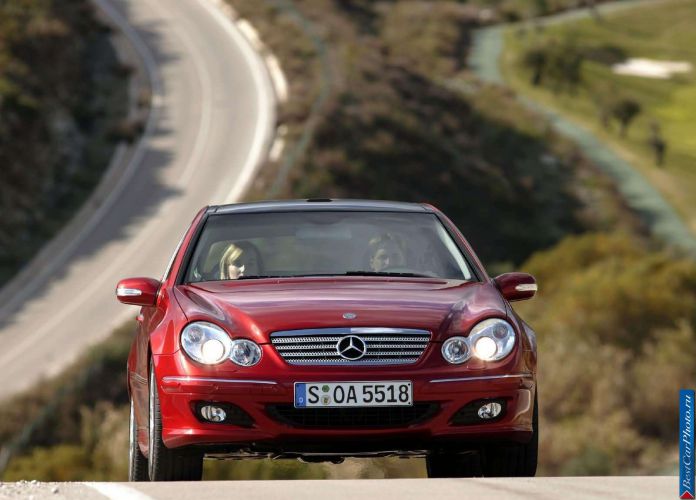 2004 Mercedes-Benz C320 Sport Coupe - фотография 13 из 35 2004 Mercedes-Benz C320 Sport Coupe - фотография 13 из 35
