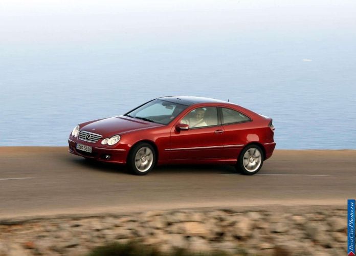 2004 Mercedes-Benz C320 Sport Coupe - фотография 16 из 35 2004 Mercedes-Benz C320 Sport Coupe - фотография 16 из 35