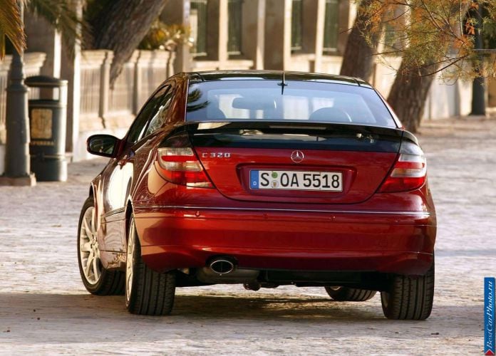 2004 Mercedes-Benz C320 Sport Coupe - фотография 20 из 35 2004 Mercedes-Benz C320 Sport Coupe - фотография 20 из 35