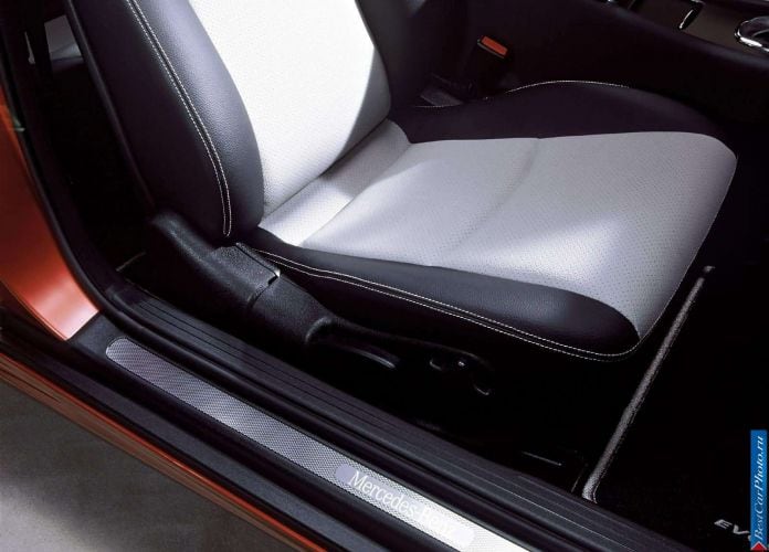 2004 Mercedes-Benz C320 Sport Coupe - фотография 26 из 35 2004 Mercedes-Benz C320 Sport Coupe - фотография 26 из 35