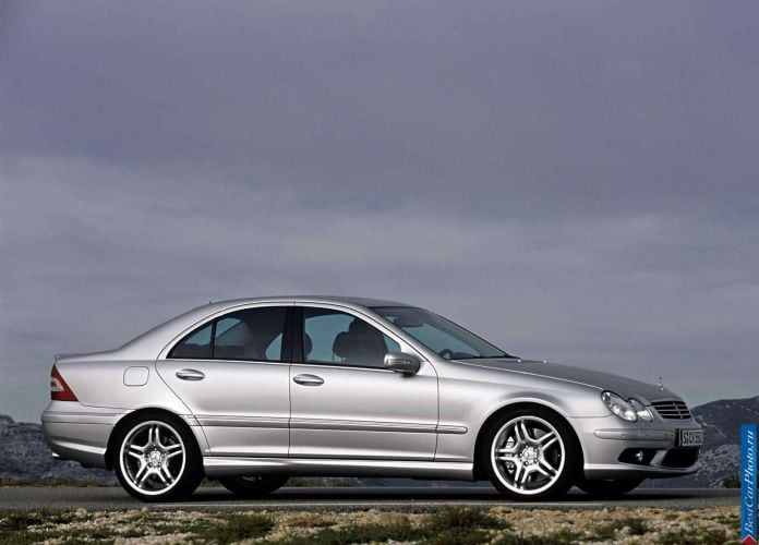 2004 Mercedes-Benz C55 AMG - фотография 5 из 25 2004 Mercedes-Benz C55 AMG - фотография 5 из 25