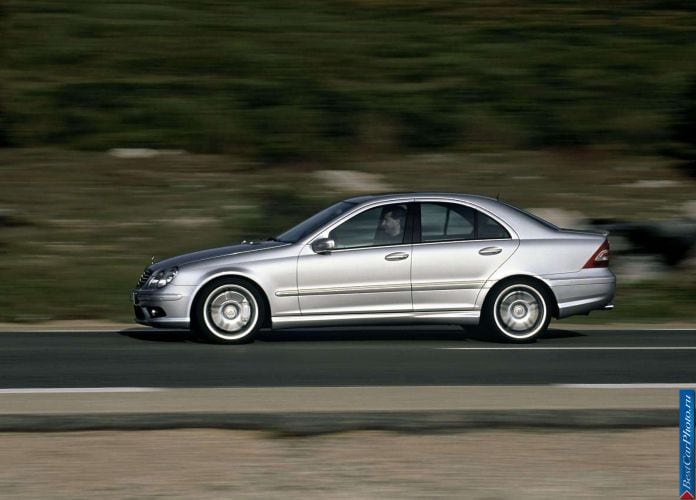 2004 Mercedes-Benz C55 AMG - фотография 11 из 25 2004 Mercedes-Benz C55 AMG - фотография 11 из 25