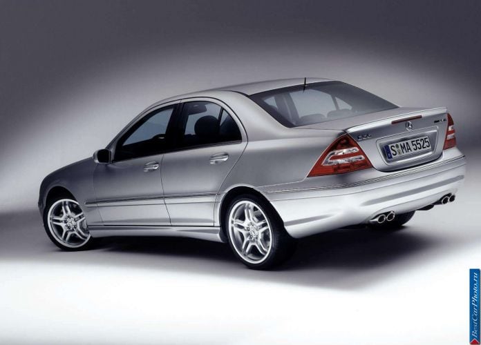 2004 Mercedes-Benz C55 AMG - фотография 13 из 25