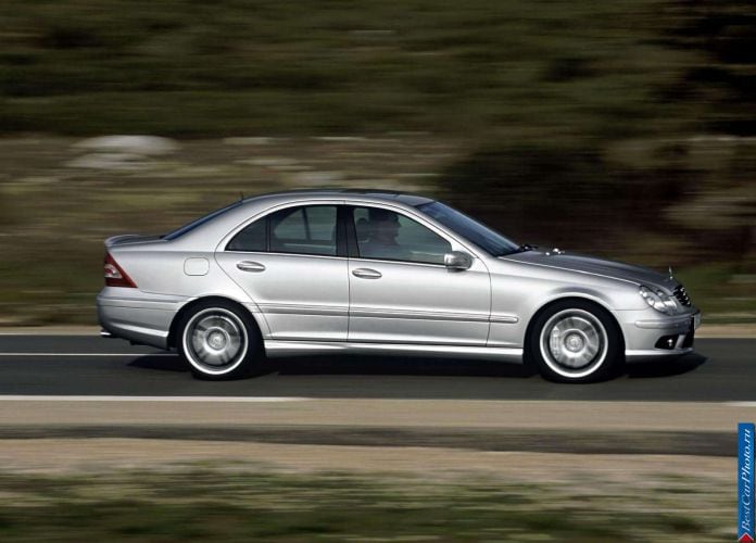 2004 Mercedes-Benz C55 AMG - фотография 15 из 25