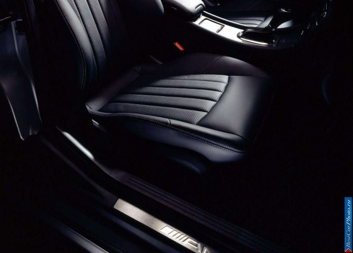 2004 Mercedes-Benz C55 AMG - фотография 18 из 25
