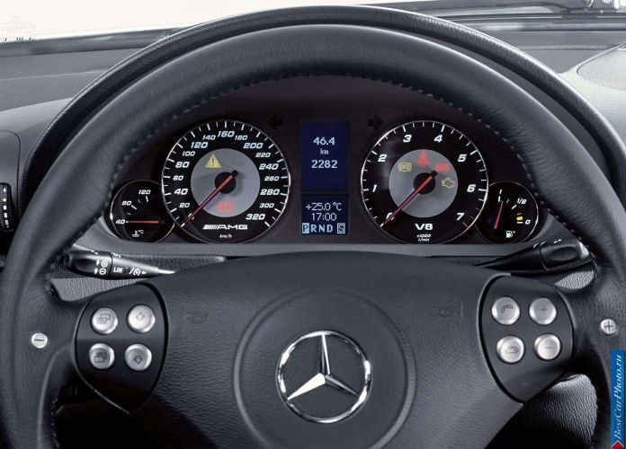 2004 Mercedes-Benz C55 AMG - фотография 25 из 25