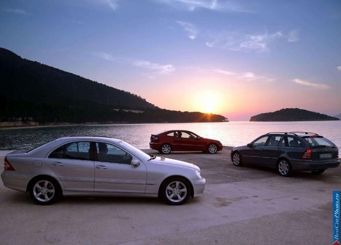 2004 Mercedes-Benz  C-class - фотография 1 из 7
