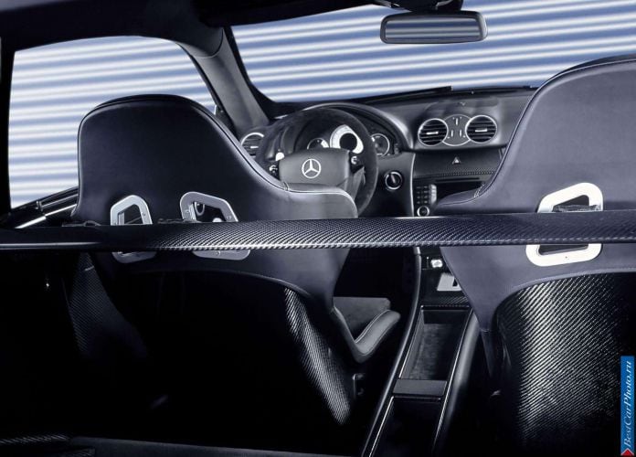 2004 Mercedes-Benz CLK DTM AMG - фотография 11 из 17 2004 Mercedes-Benz CLK DTM AMG - фотография 11 из 17