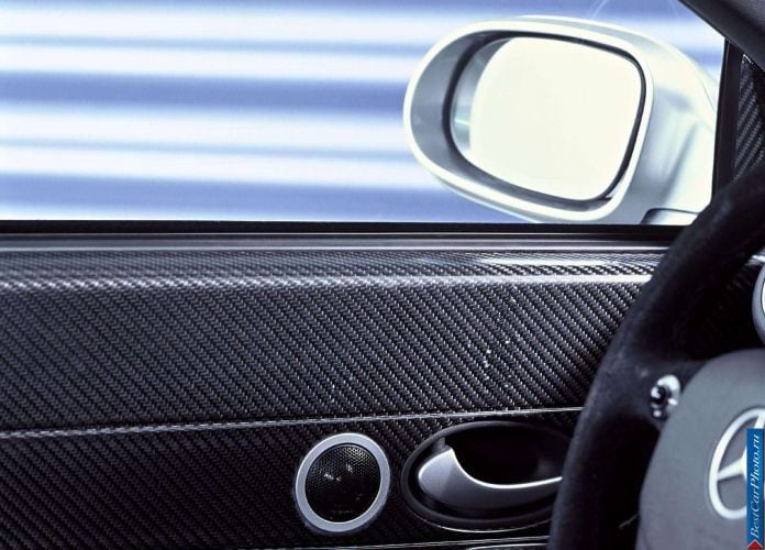 2004 Mercedes-Benz CLK DTM AMG - фотография 16 из 17 2004 Mercedes-Benz CLK DTM AMG - фотография 16 из 17