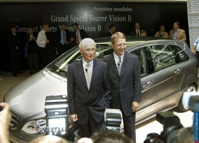 2004 Mercedes-Benz Compact Sports Tourer Vision B Concept - фотография 24 из 24 2004 Mercedes-Benz Compact Sports Tourer Vision B Concept - фотография 24 из 24