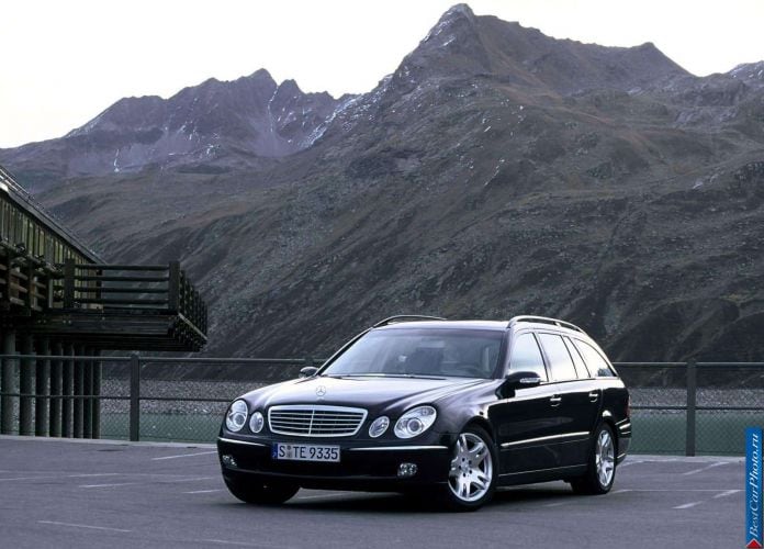 2004 Mercedes-Benz E350 Estate - фотография 2 из 22