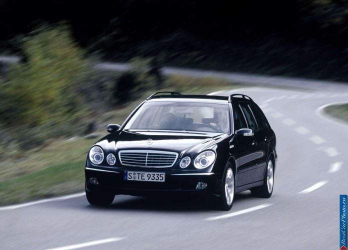 2004 Mercedes-Benz E350 Estate - фотография 4 из 22