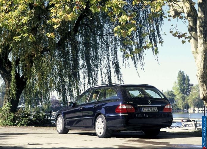 2004 Mercedes-Benz E350 Estate - фотография 6 из 22