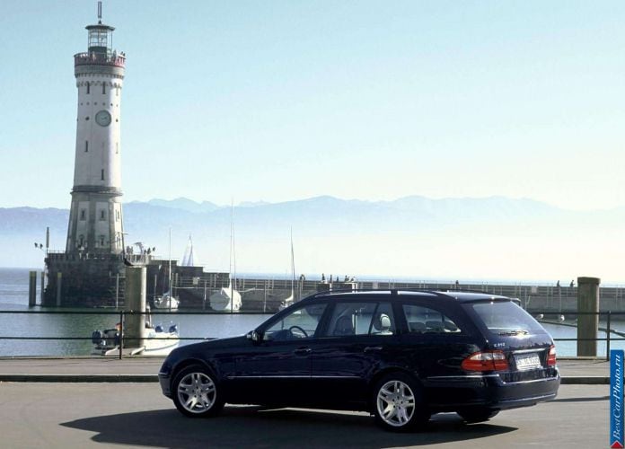 2004 Mercedes-Benz E350 Estate - фотография 8 из 22