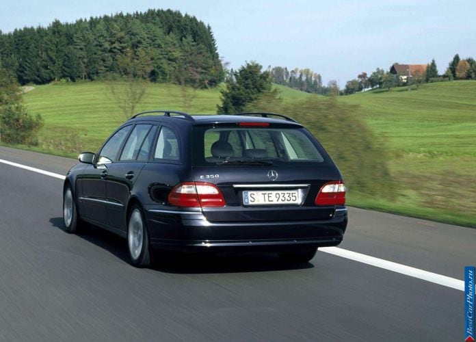 2004 Mercedes-Benz E350 Estate - фотография 10 из 22 2004 Mercedes-Benz E350 Estate - фотография 10 из 22