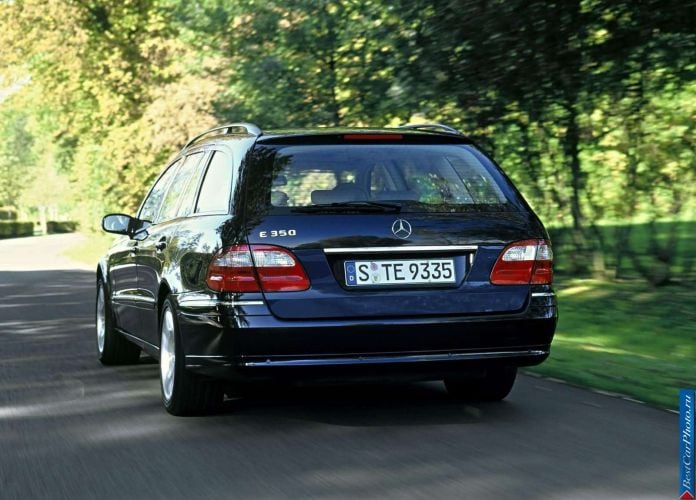 2004 Mercedes-Benz E350 Estate - фотография 12 из 22 2004 Mercedes-Benz E350 Estate - фотография 12 из 22