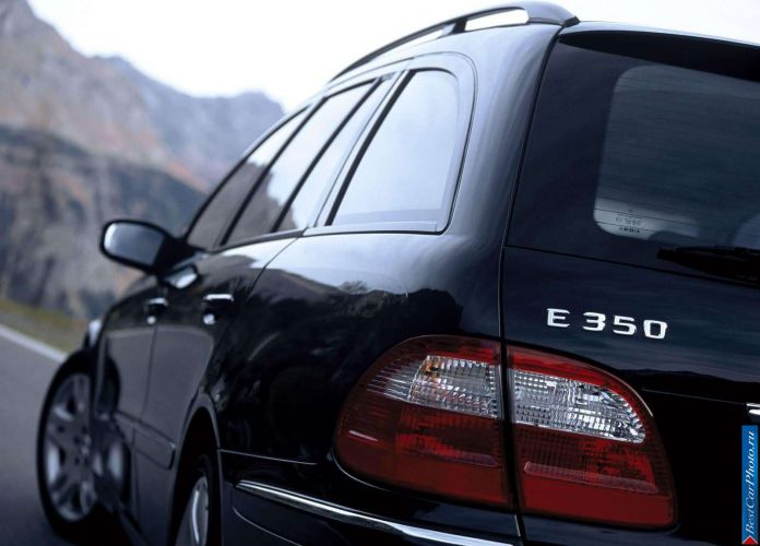2004 Mercedes-Benz E350 Estate - фотография 14 из 22