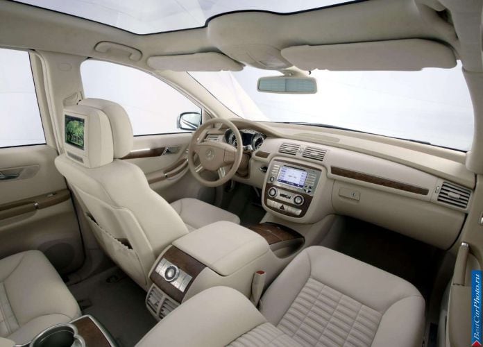 2004 Mercedes-Benz Grand Sports Tourer Vision R Concept - фотография 14 из 27 2004 Mercedes-Benz Grand Sports Tourer Vision R Concept - фотография 14 из 27