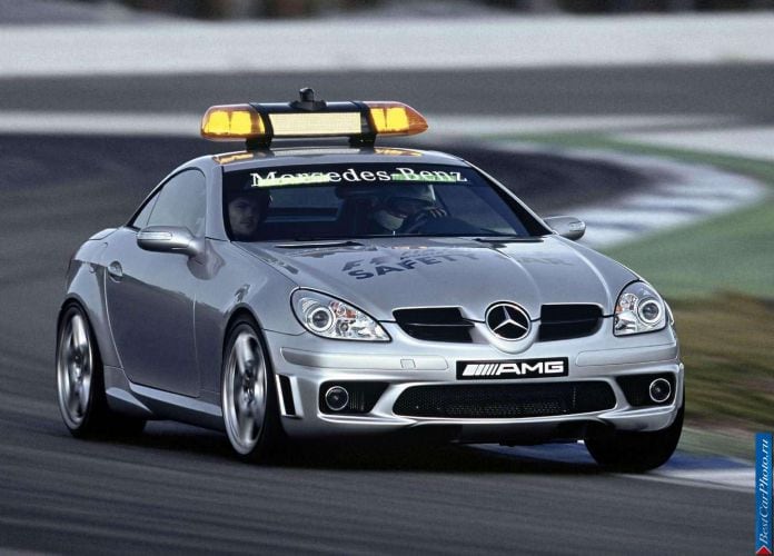 2004 Mercedes-Benz SLK55 AMG F1 Safety Car - фотография 1 из 6 2004 Mercedes-Benz SLK55 AMG F1 Safety Car - фотография 1 из 6